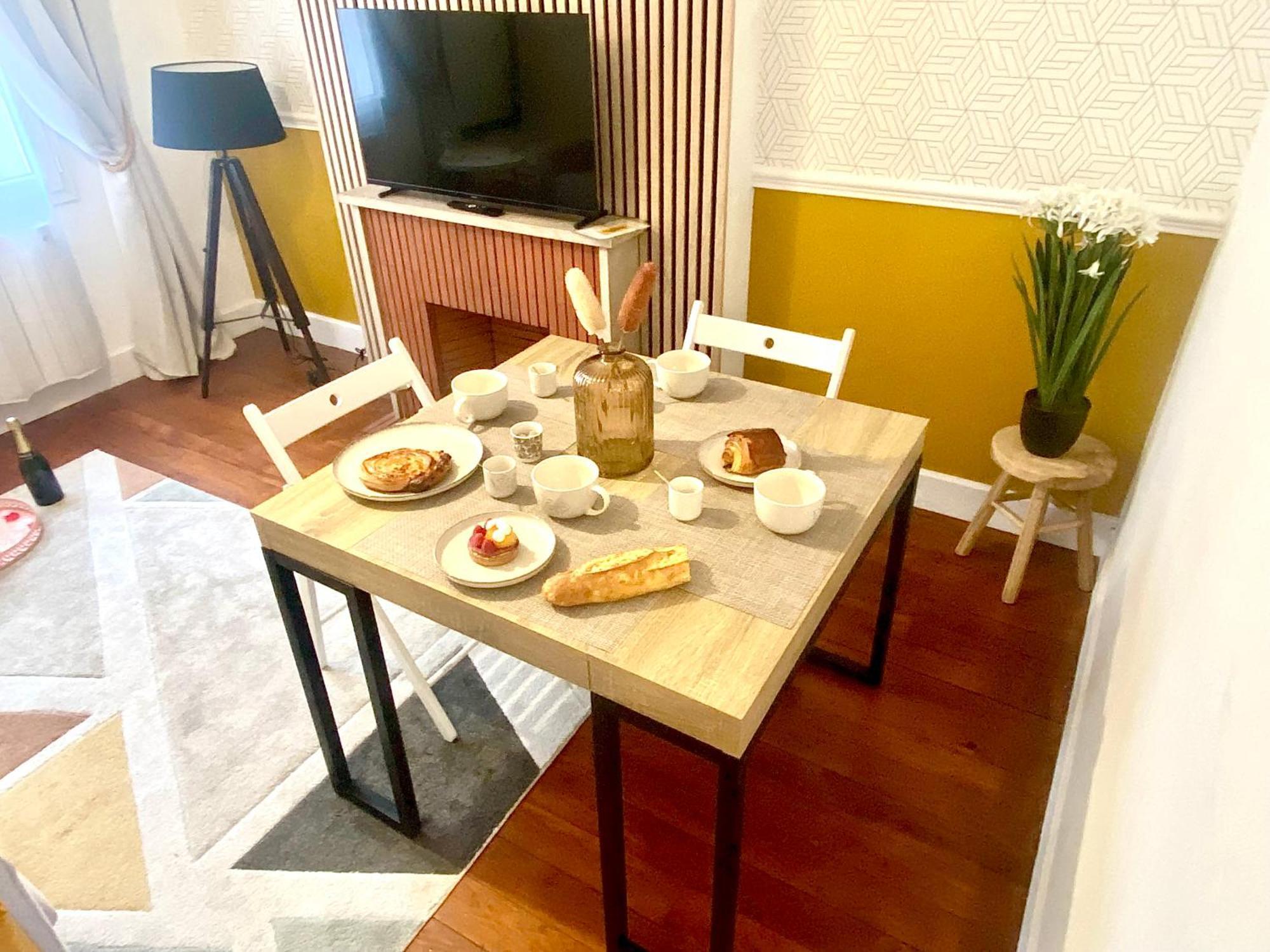 Apartament Le Cocon De La Tour -Vip-Compiegne-Hyper Centre Zewnętrze zdjęcie