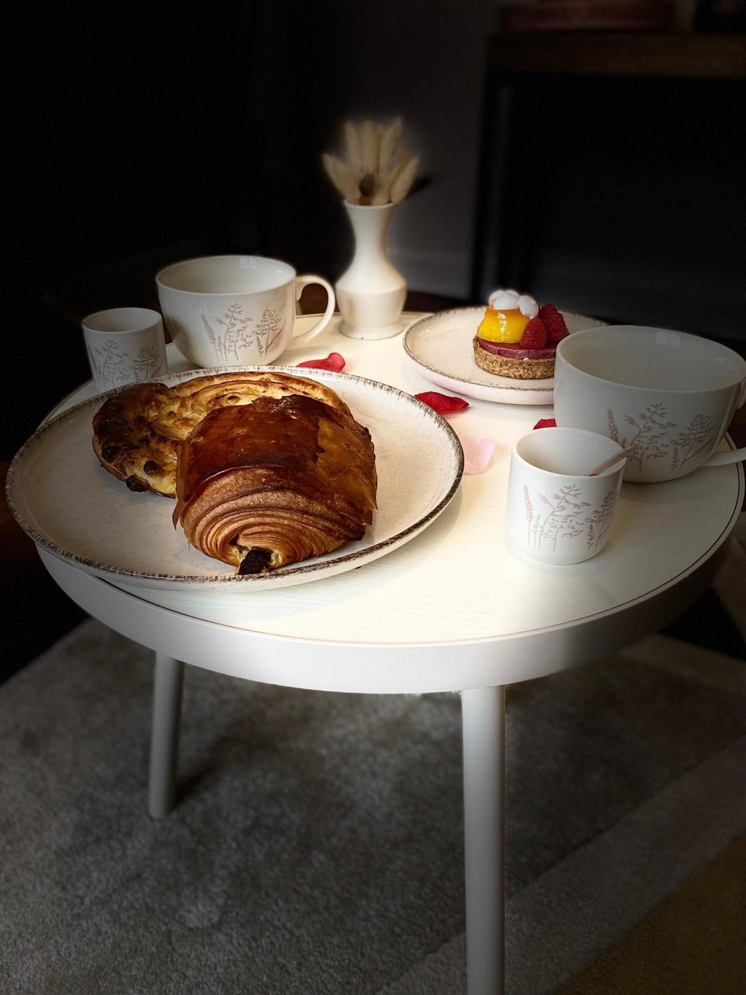 Apartament Le Cocon De La Tour -Vip-Compiegne-Hyper Centre Zewnętrze zdjęcie