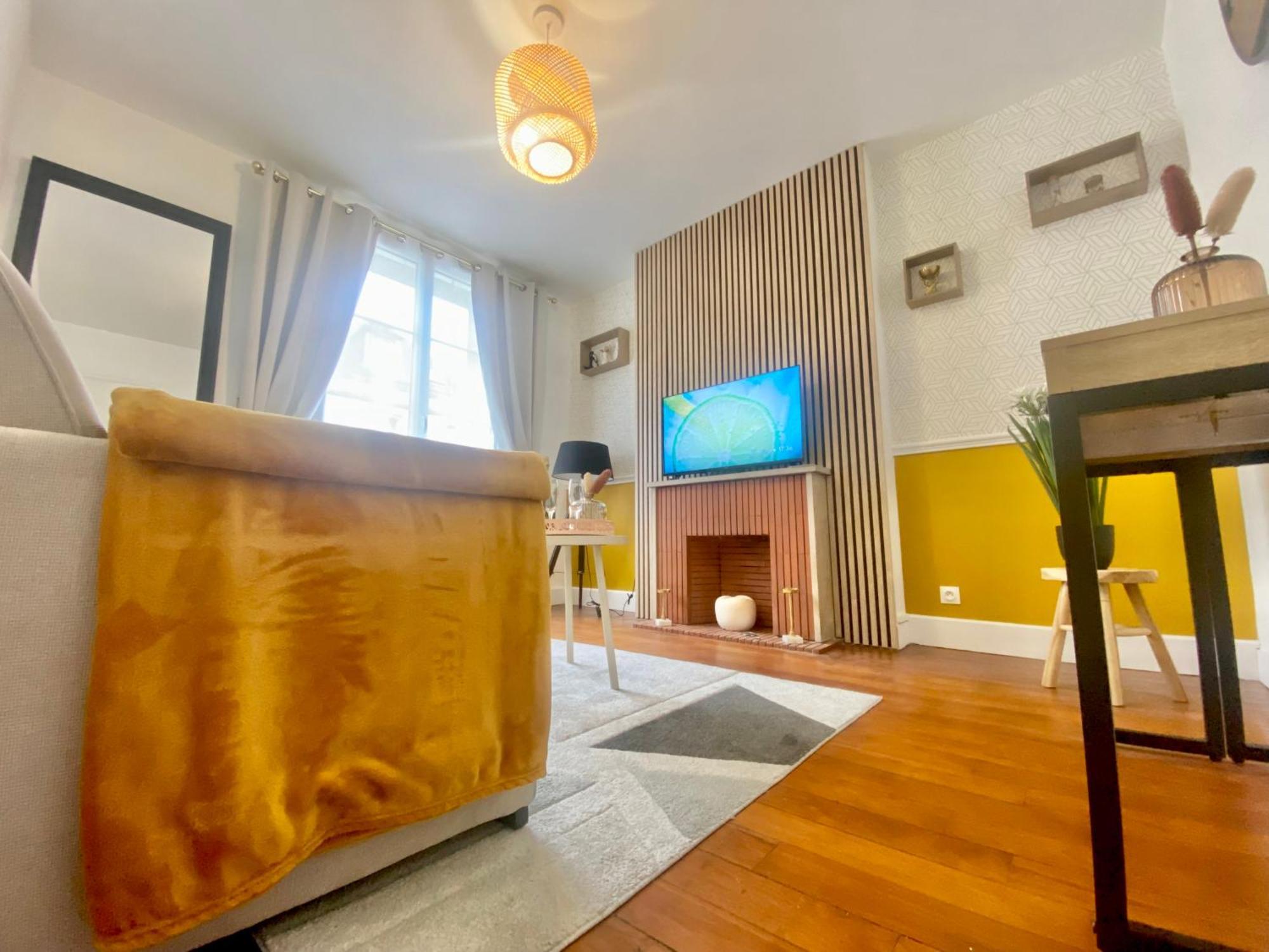 Apartament Le Cocon De La Tour -Vip-Compiegne-Hyper Centre Zewnętrze zdjęcie